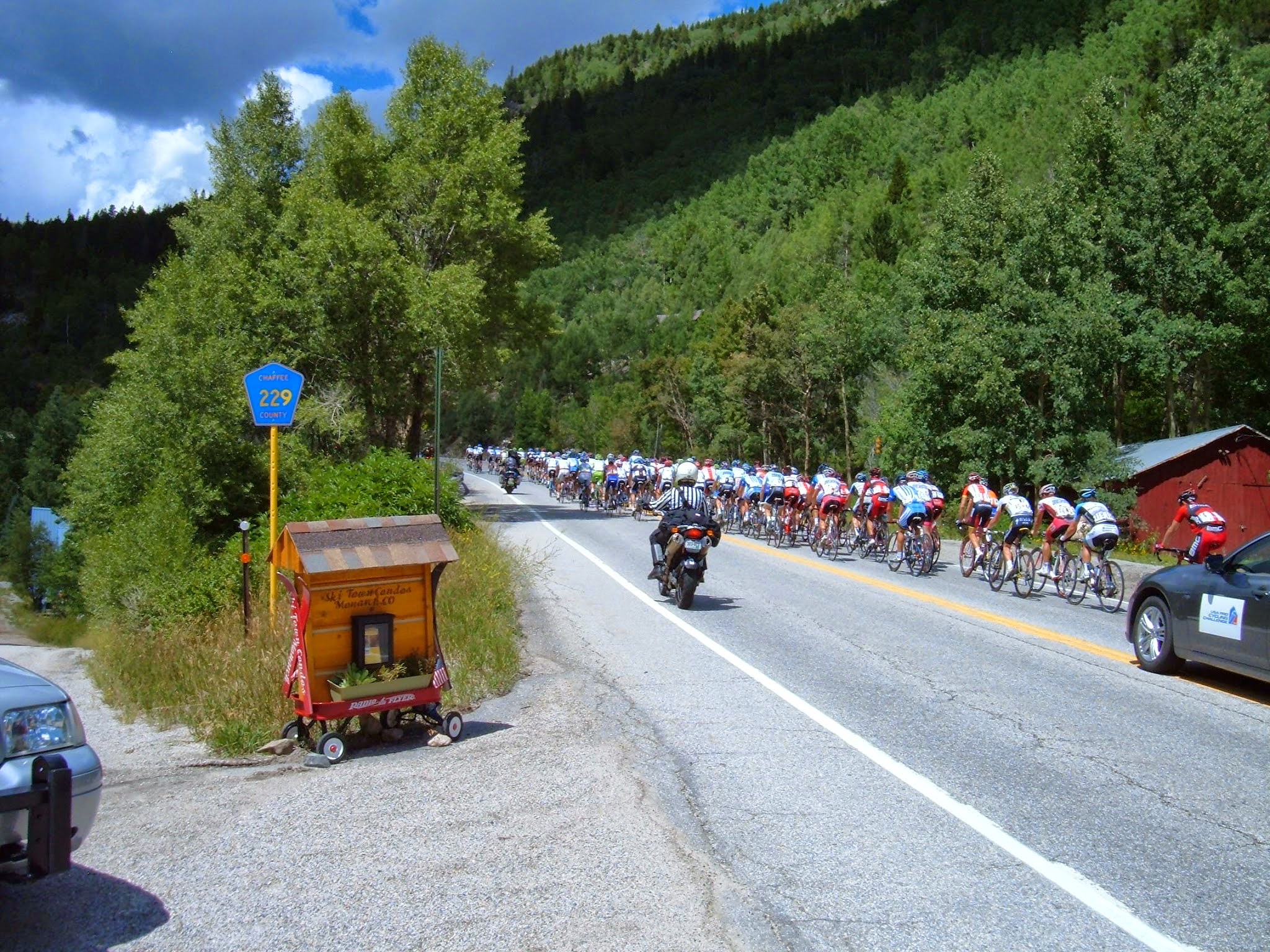Cyclists on a mountain pass.